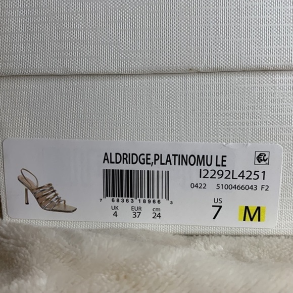 ‼️NWT $375.00 Veronica Beard Aldridge Metallic Leather Slingback Sandals - Picture 11 of 12